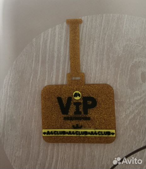 Золотой локер a4