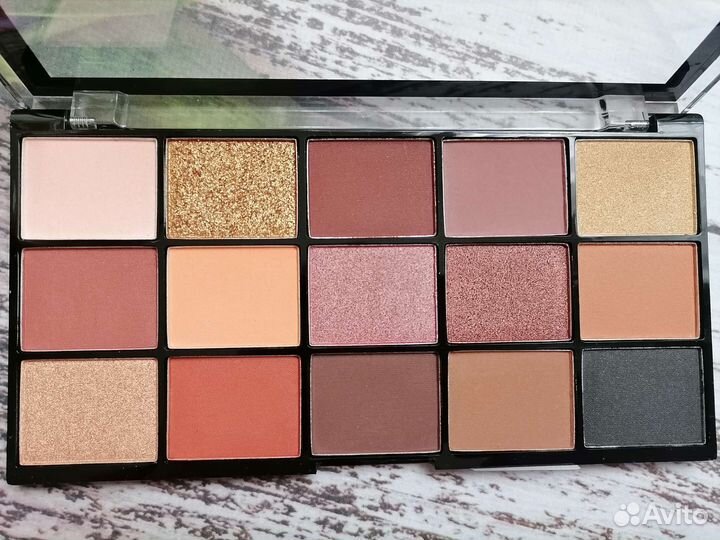 Палетка теней Makeup Revolution re-loaded