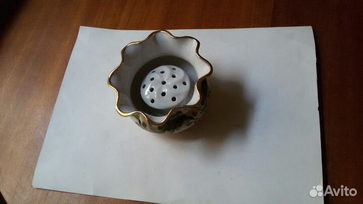 Кашпо и ваза- фарфор - для растений.Из СССР