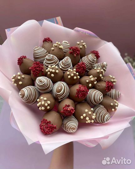 Съедобные букеты из клубники