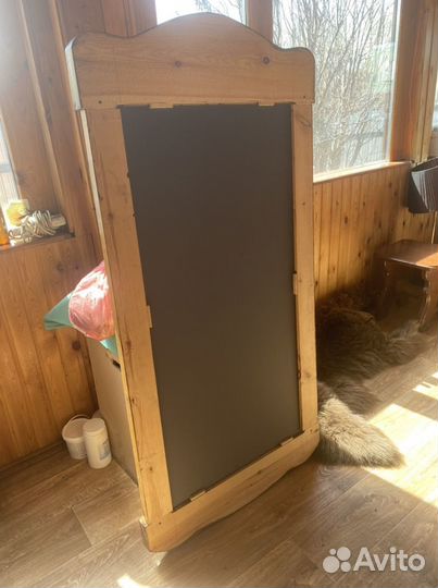 Продам зеркало в резной рамке