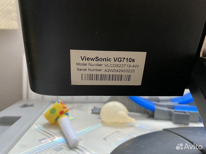 Монитор ViewSonic VG710s