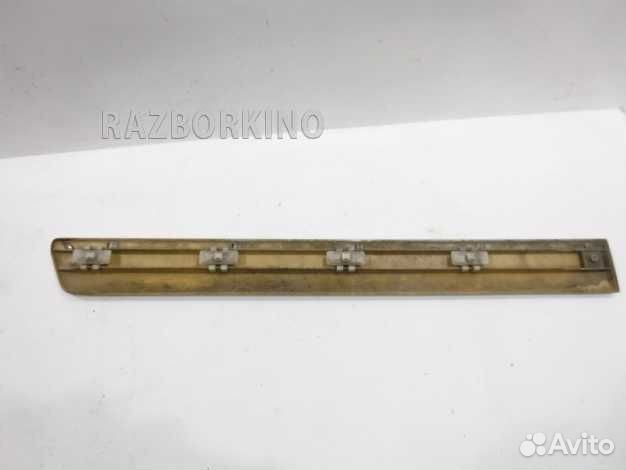 Молдинг двери задней левой