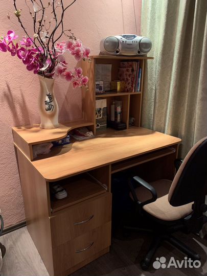 Компьютерный стол