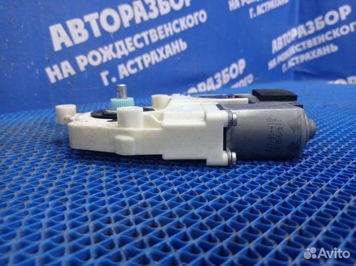 Моторчик стеклоподъемника Citroen C4 купе NFU 2006