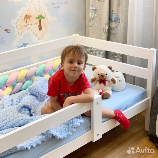 Детская кровать из сосны с бортиком от 2 до 12 лет