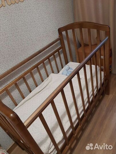 Детская кроватка