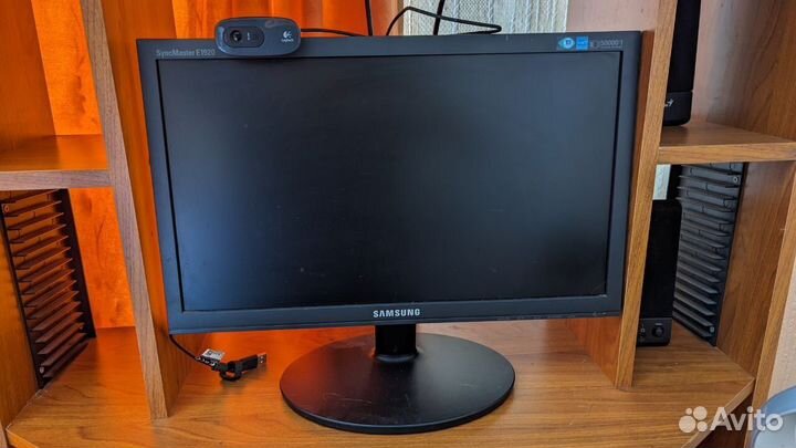 Монитор Samsung syncmaster e1920