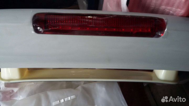 Спойлер Toyota Land Cruiser 100 VX