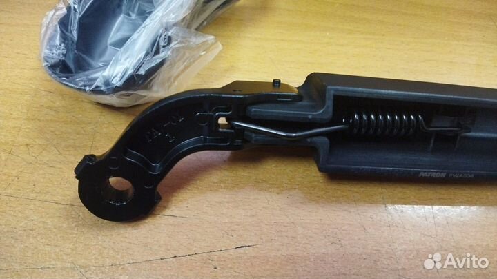 Поводок стеклоочистителя Ford Focus II заднего хэт