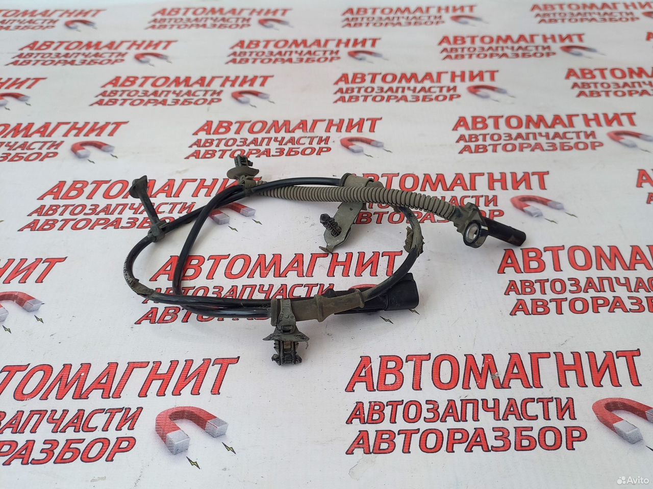 Датчик абс передний правый Форд Мустанг 6 14-23