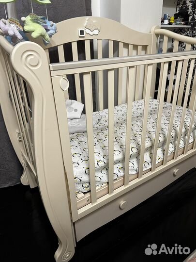 Кровать детская,комод, красная звезда можга