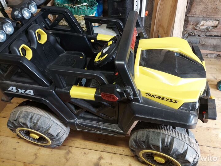 Детский электромобиль jeep