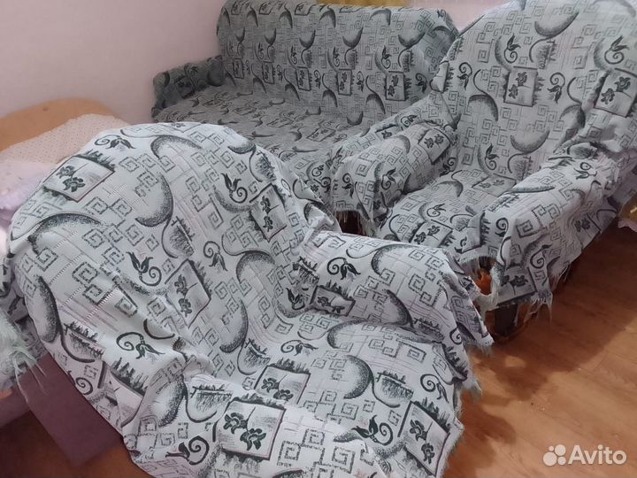 Диван и кресло