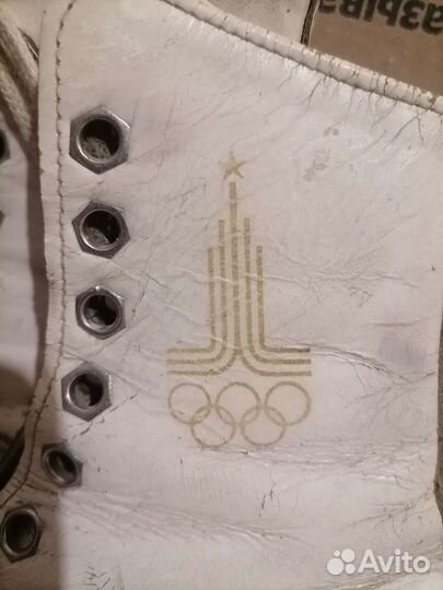 Коллекционные олимпийские коньки