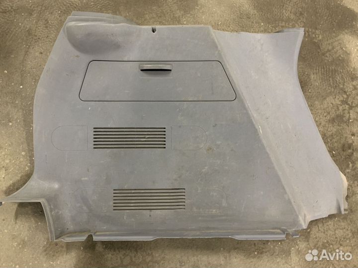 Обшивка багажника левая Ford C MAX 2003-2010