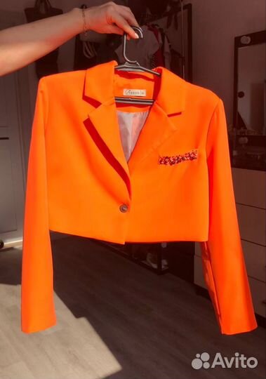 Пиджаки и жакеты женские 44р