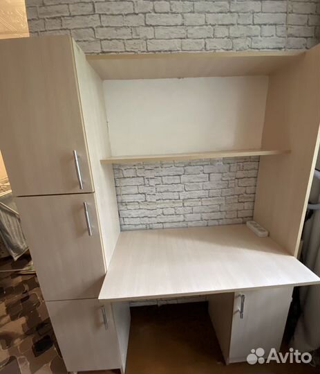 Письменный стол