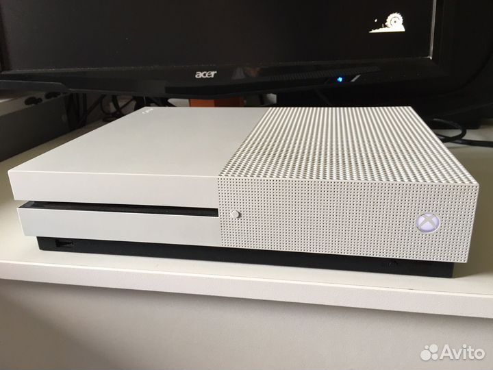 Xbox One S 1TB с Дисководом