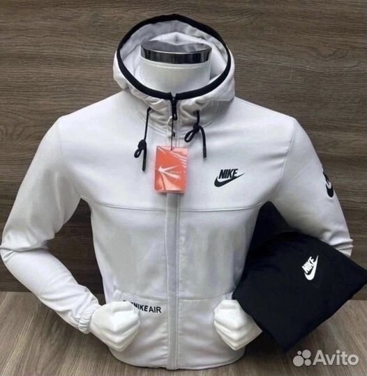 Новый спортивный костюм Найк