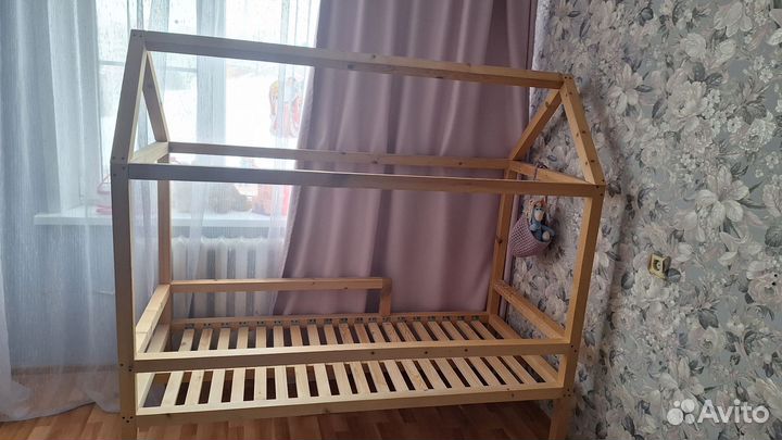 Детская кровать домик
