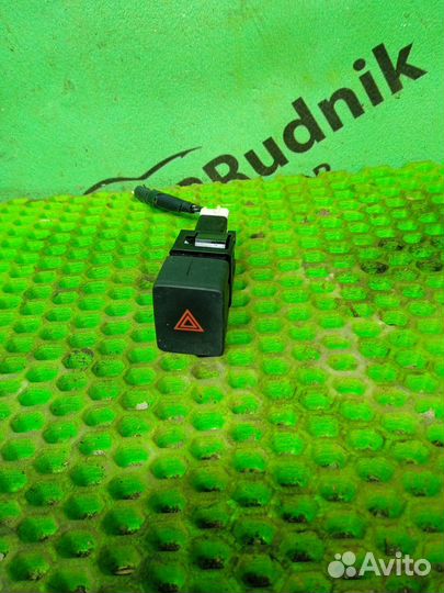 Кнопка аварийной сигнализации Nissan Note