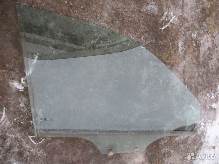 Переднее правое стекло двери Kia Spectra/Shuma 2