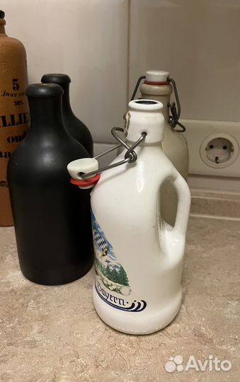 Керамические бутылки с пробками