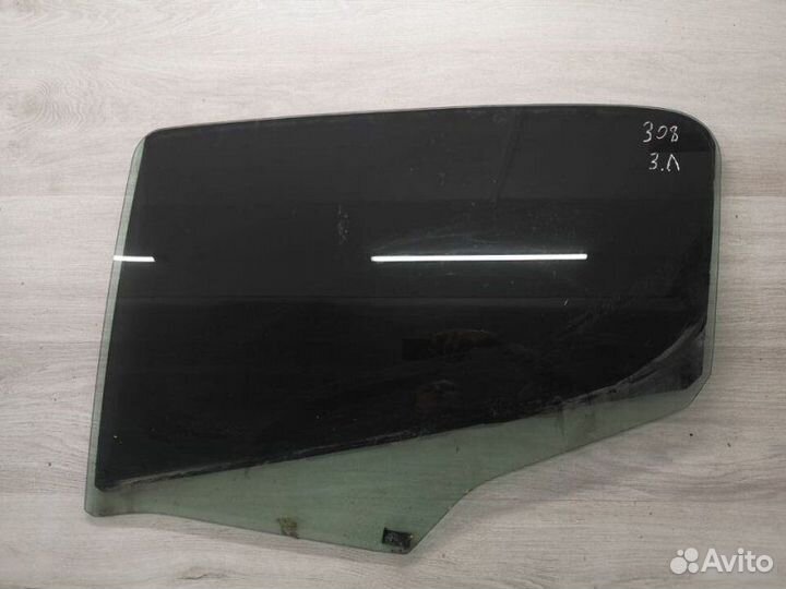 Стекло заднее левое Peugeot 308