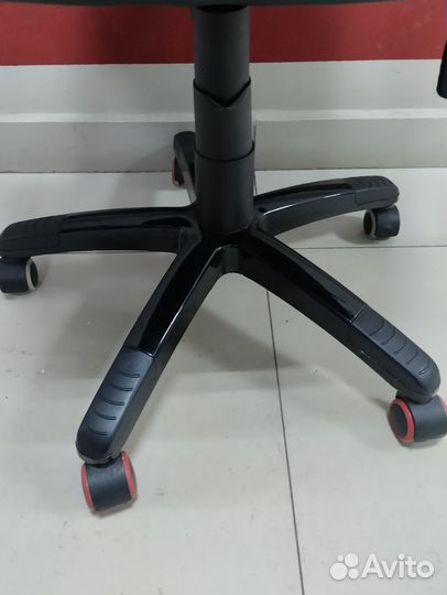 Компьютерное кресло