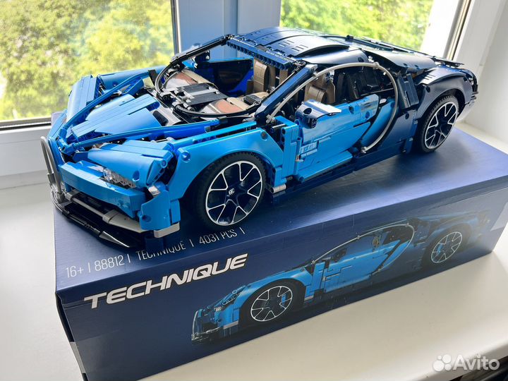 Конструктор из блоков Bugatti Chiron 1:8