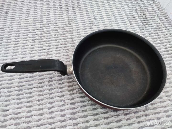 Сковородки б.у