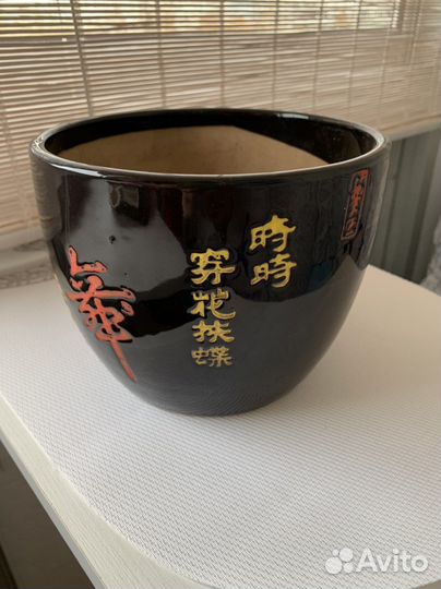 Горшки и кашпо цветочные разные