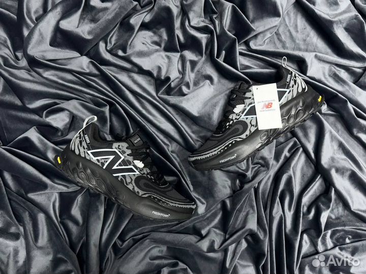 New Balance Fresh Foam Black Waves S3