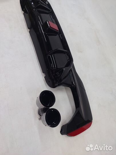 Диффузор M5 LED насадки G30 Akrapovic