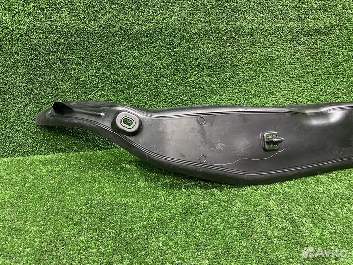 Уплотнитель крыла правый BMW X5 G05 X7 G07