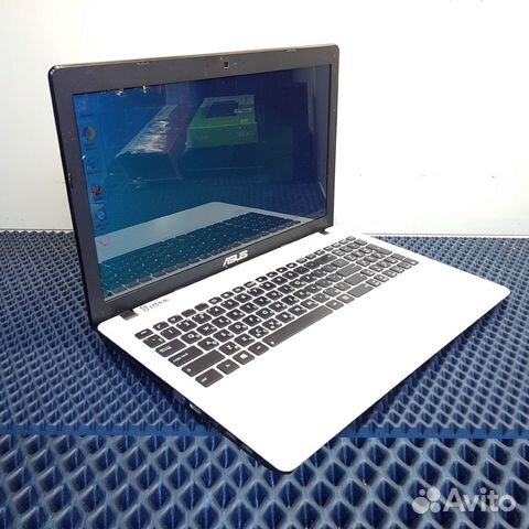Ноутбук Asus X552E