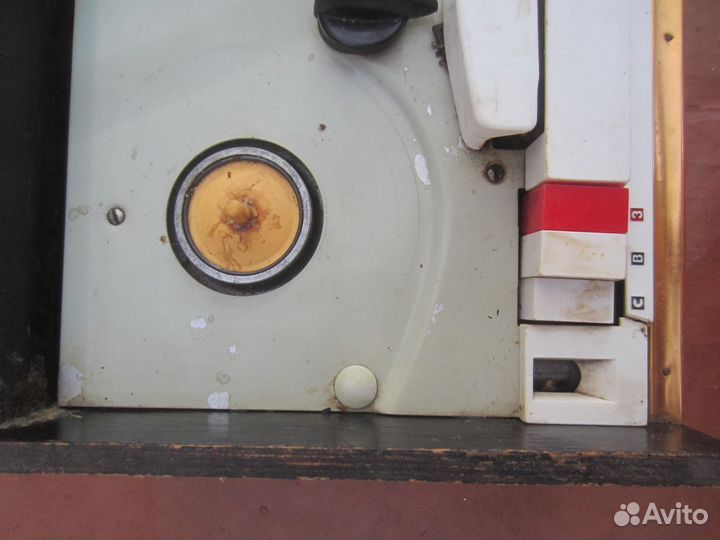 Магнитофон название не знаю