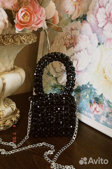 Сумка из бисера через плечо ручной работы