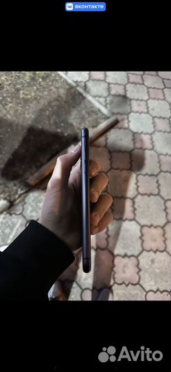 Телефон iPhone 11