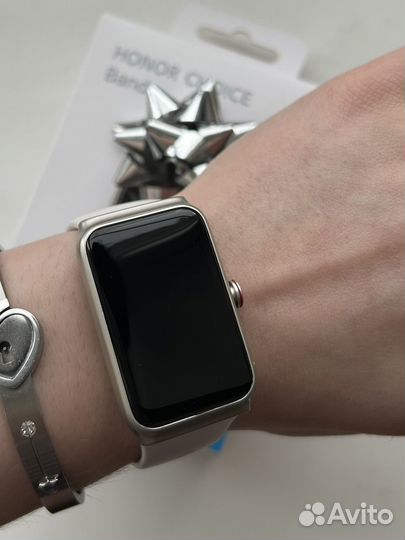 Смарт часы honor