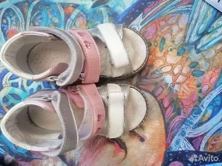 Костюм 92,98, кроссовки 25 для девочки