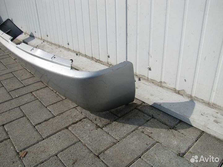 Toyota Hiace H200 бампер задний