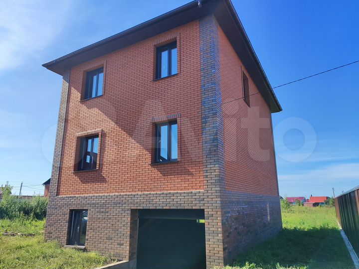 Дом 210 м² на участке 5,4 сот.