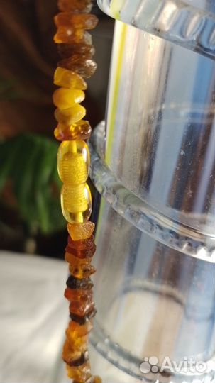 Янтарные бусы