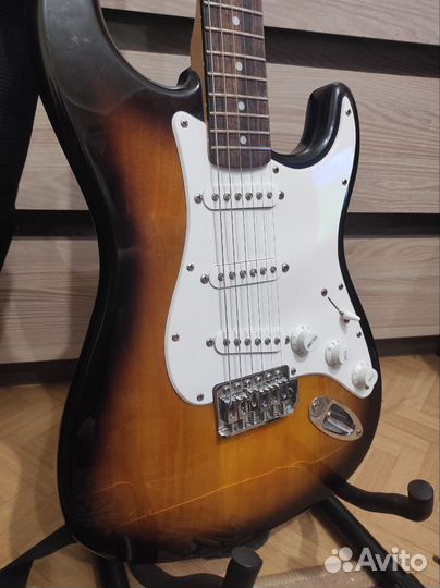 Электрогитара fender squier bullet tremolo sb