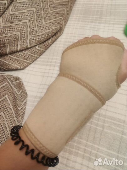 Бандаж на лучезапястный сустав