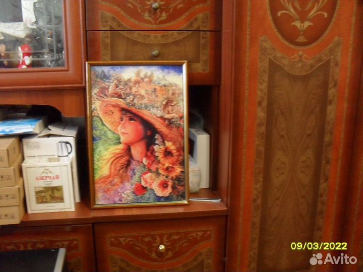 Картина молодая красавица