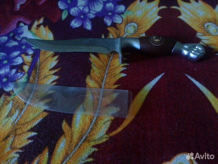 Нож охотничий коллекционный на подставке-качество