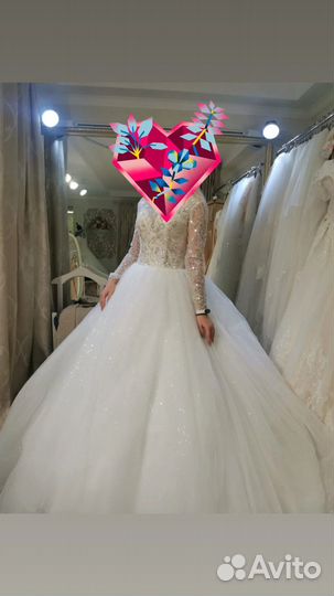 Свадебное платье со шлейфом